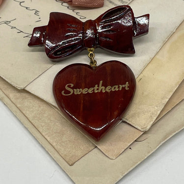 1940’s Wood Sweetheart Brooch Devil's Details